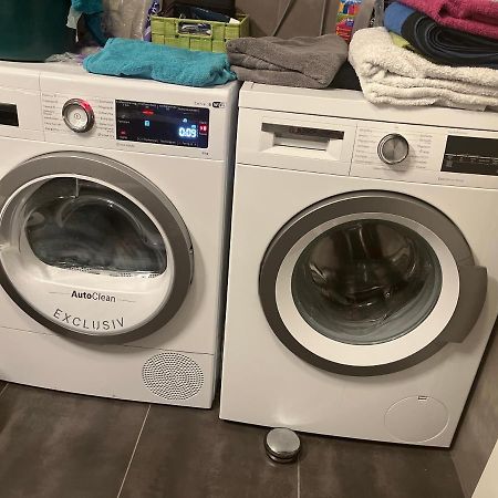Schoenes Zimmer In Zentraler Lage Ulma Esterno foto