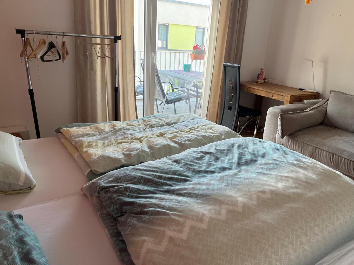 Schoenes Zimmer In Zentraler Lage Ulma Esterno foto